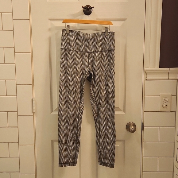 Lululemon High Rise Wunder Under 25" - Picture 5 of 8